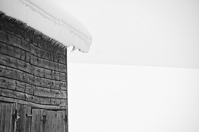 Snow Barn © Leland Bobbé